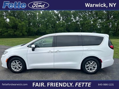 2023 Chrysler Pacifica Touring L