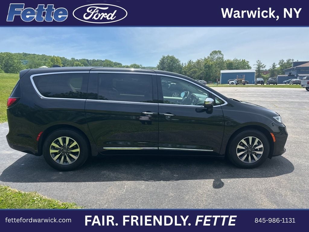 2023 Chrysler Pacifica Hybrid Limited
